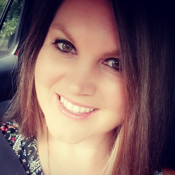 Meet your Posher, Alison - Picture 1 of 1